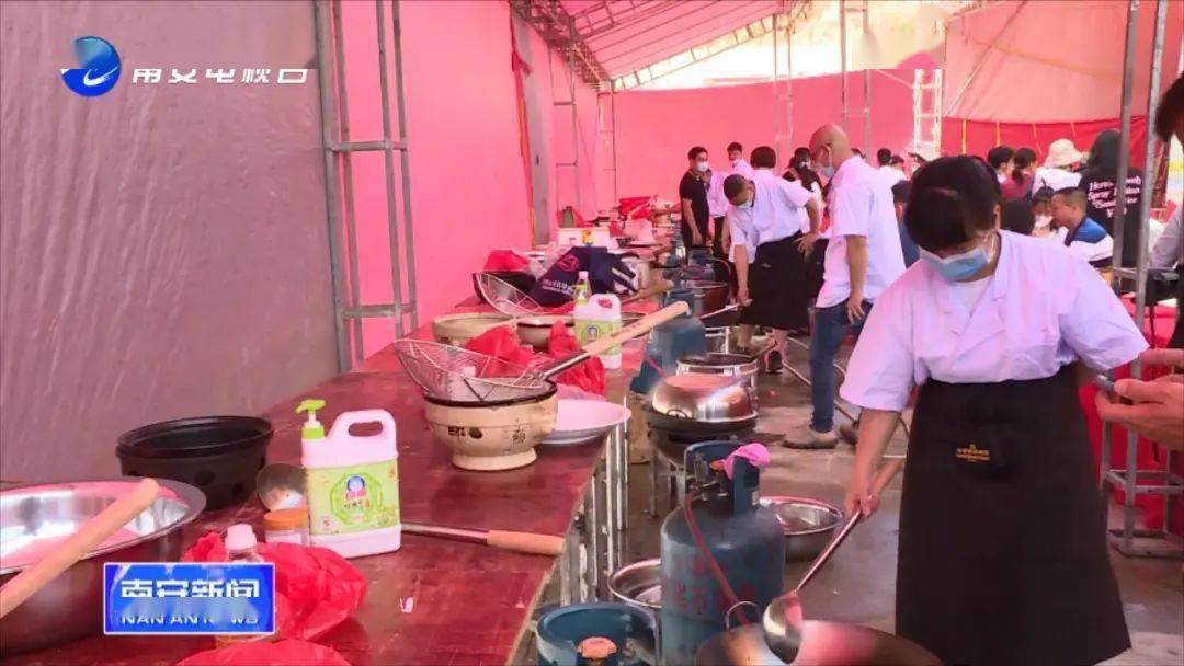 探索美食秘境，最新微信名字带你走进小巷中的美食之旅