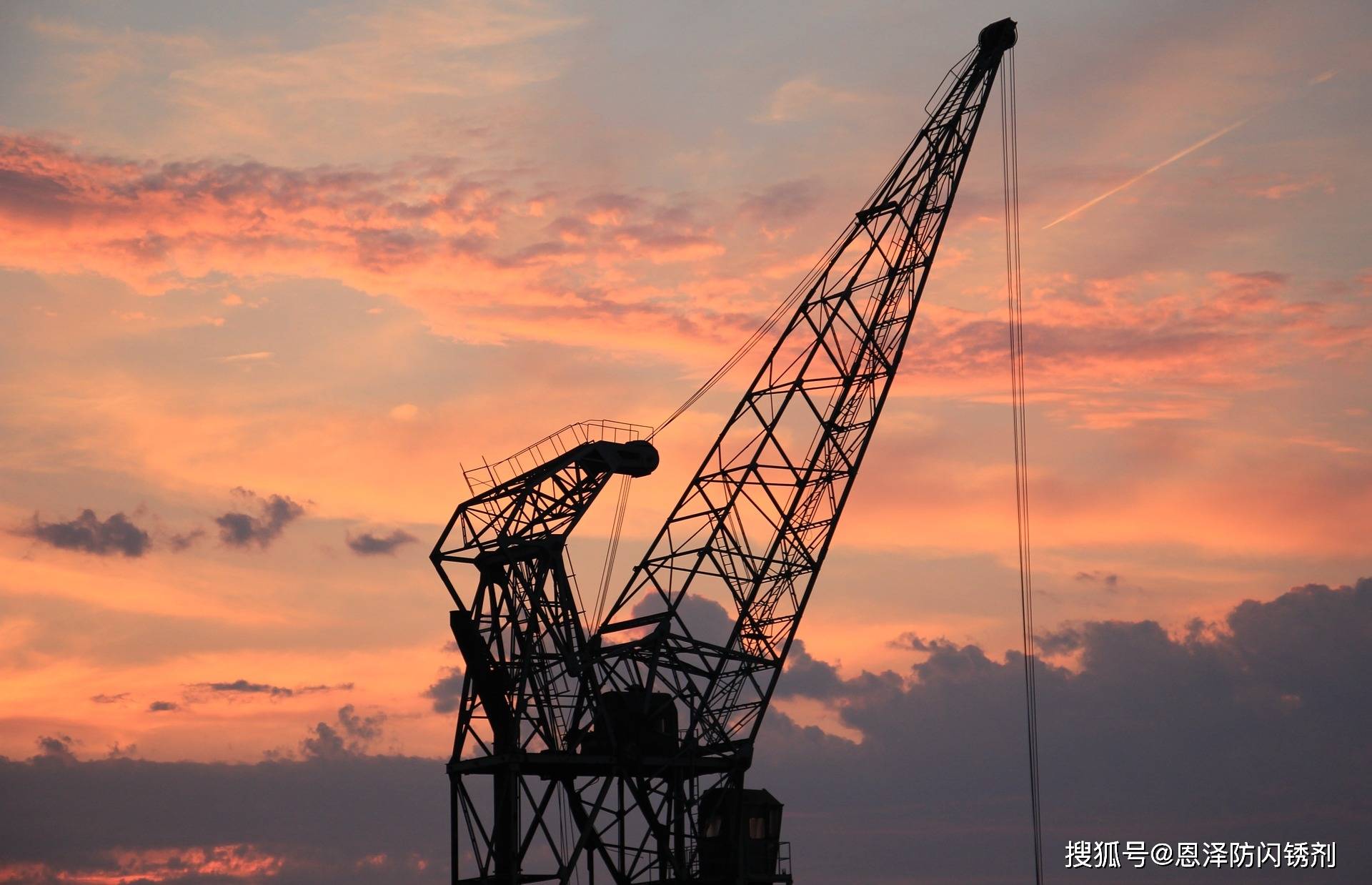 最新电动吊篮技术，高空作业便捷化，重塑高空体验新篇章