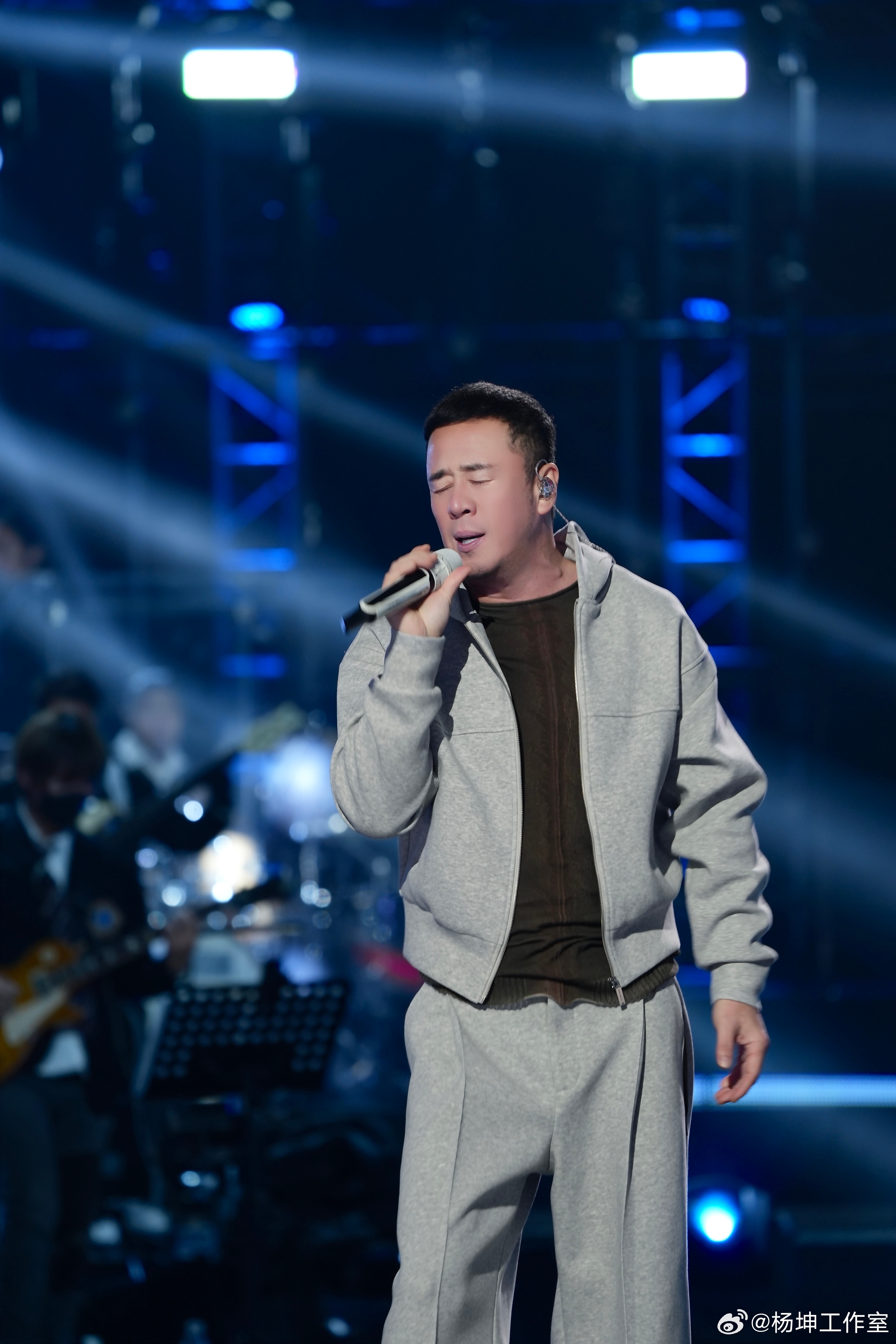 杨坤最新动态，音乐巨星背后的自信与成就感之路