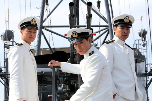 最新海军电视剧，一窥海军风采，感受海洋的浪漫与英勇！
