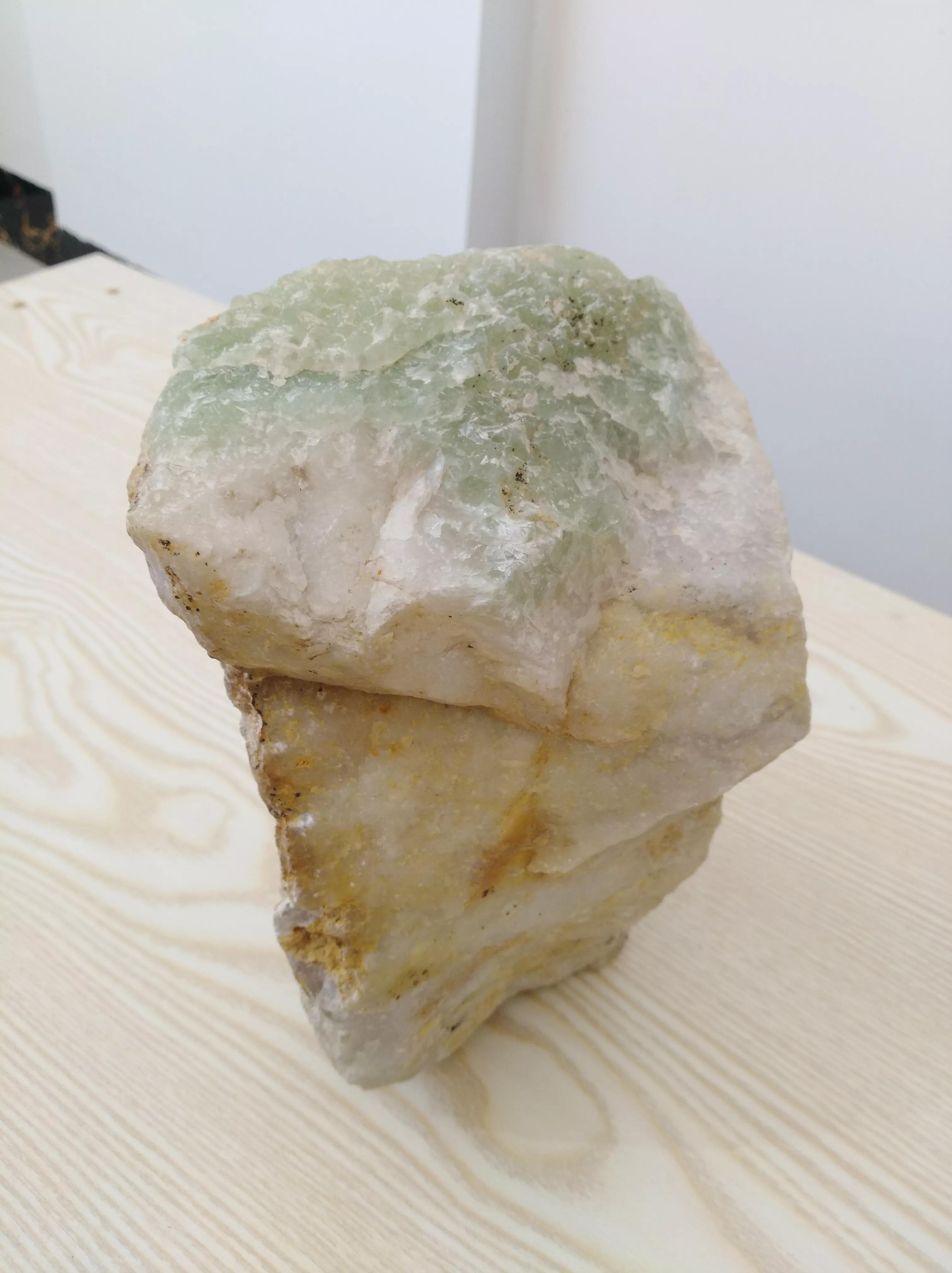 玻璃陨石最新消息与友情故事交织的温馨篇章
